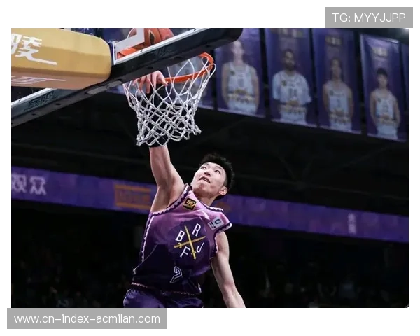 CBA 球员关键抢断后上演一条龙