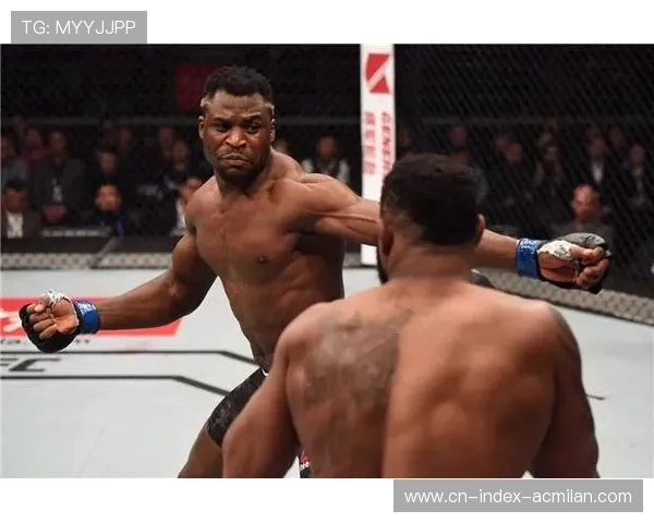 UFC对战激烈程度让裁判三度介入,拳迷热血沸腾 UFC对战激烈程度让裁判三度介入,拳迷热血沸腾