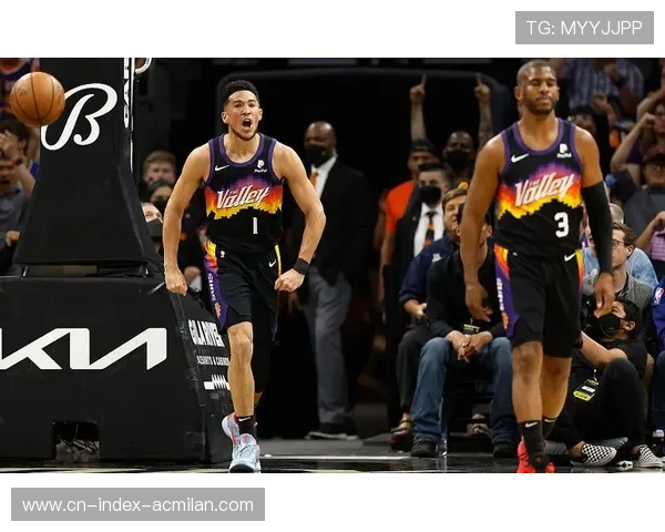 布克节奏变化撕开防线，太阳扩大分差